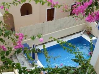 Markakis Town Fira (Santorini)